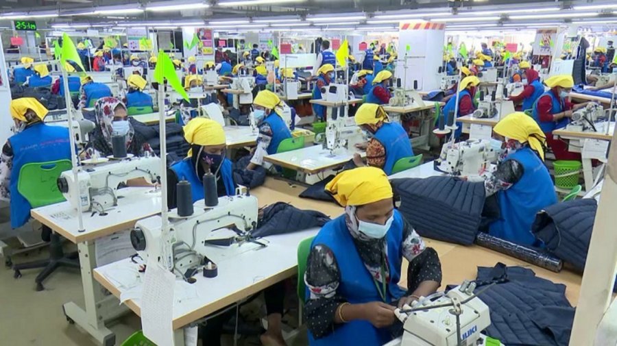 বিশ্বে মন্দা: যুক্তরাষ্ট্রে কমছে পোশাক কেনা, ব্যতিক্রম বাংলাদেশ