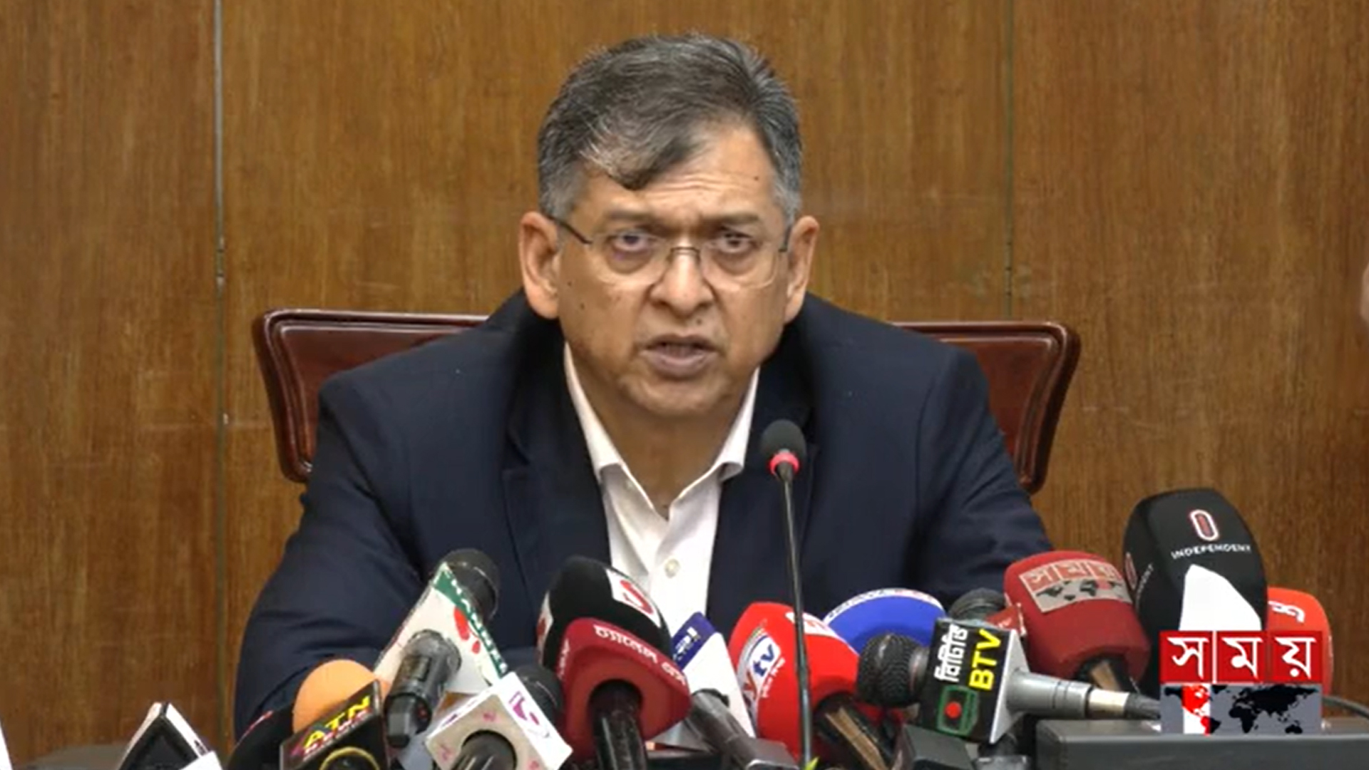 সড়ক, মহাসড়ক ও রেললাইনে পশুর হাট বসবে না: স্বরাষ্ট্রমন্ত্রী