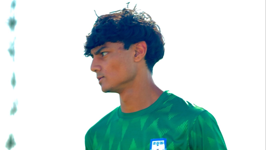গোল করতে মুখিয়ে মাহি খান